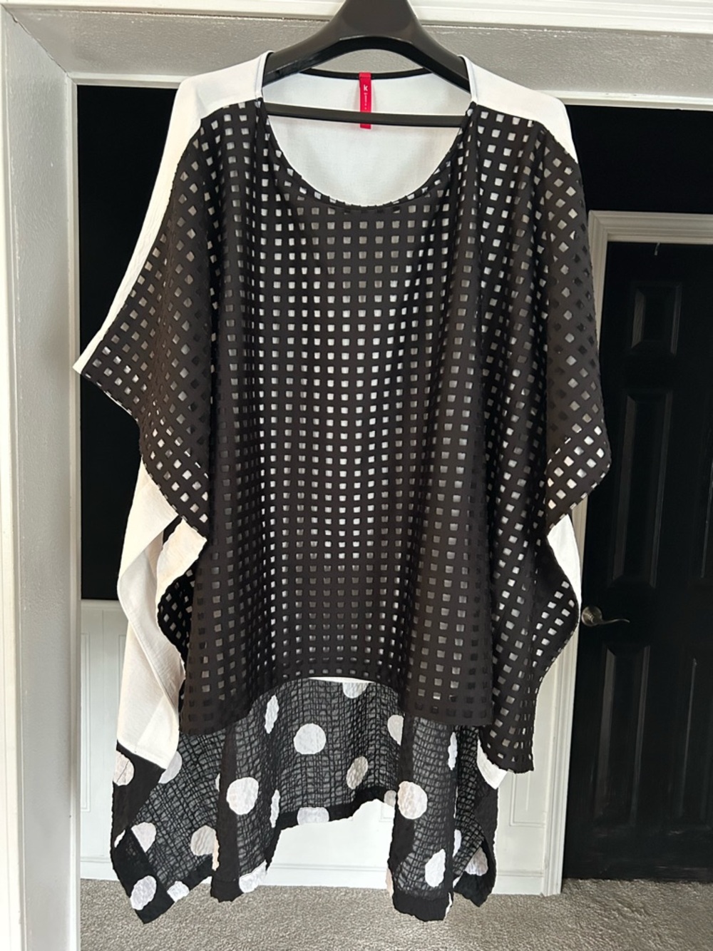 Black & White Layered Perforated Tunic Poncho size 3x